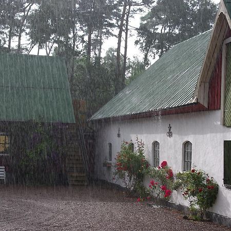 Skummesloev B & B Laholm Bagian luar foto