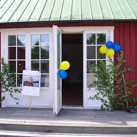 Skummesloev B & B Laholm Bagian luar foto