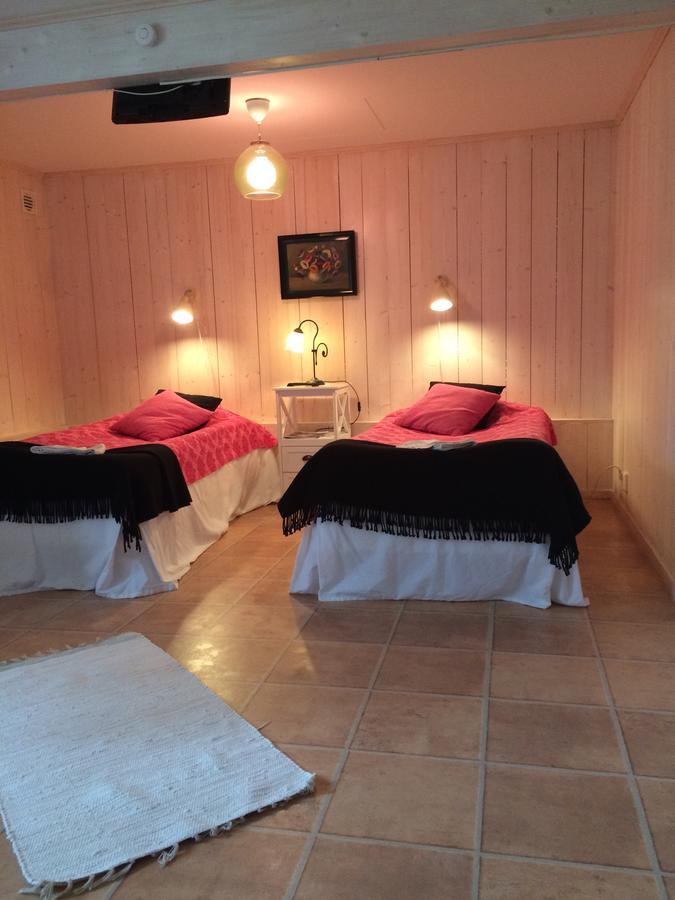 Skummesloev B & B Laholm Bagian luar foto